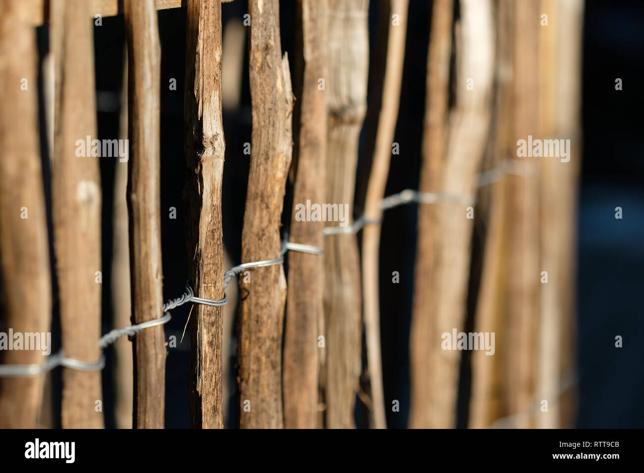 Braun Holzleisten mit Schärfe im Vordergrund Stockfoto