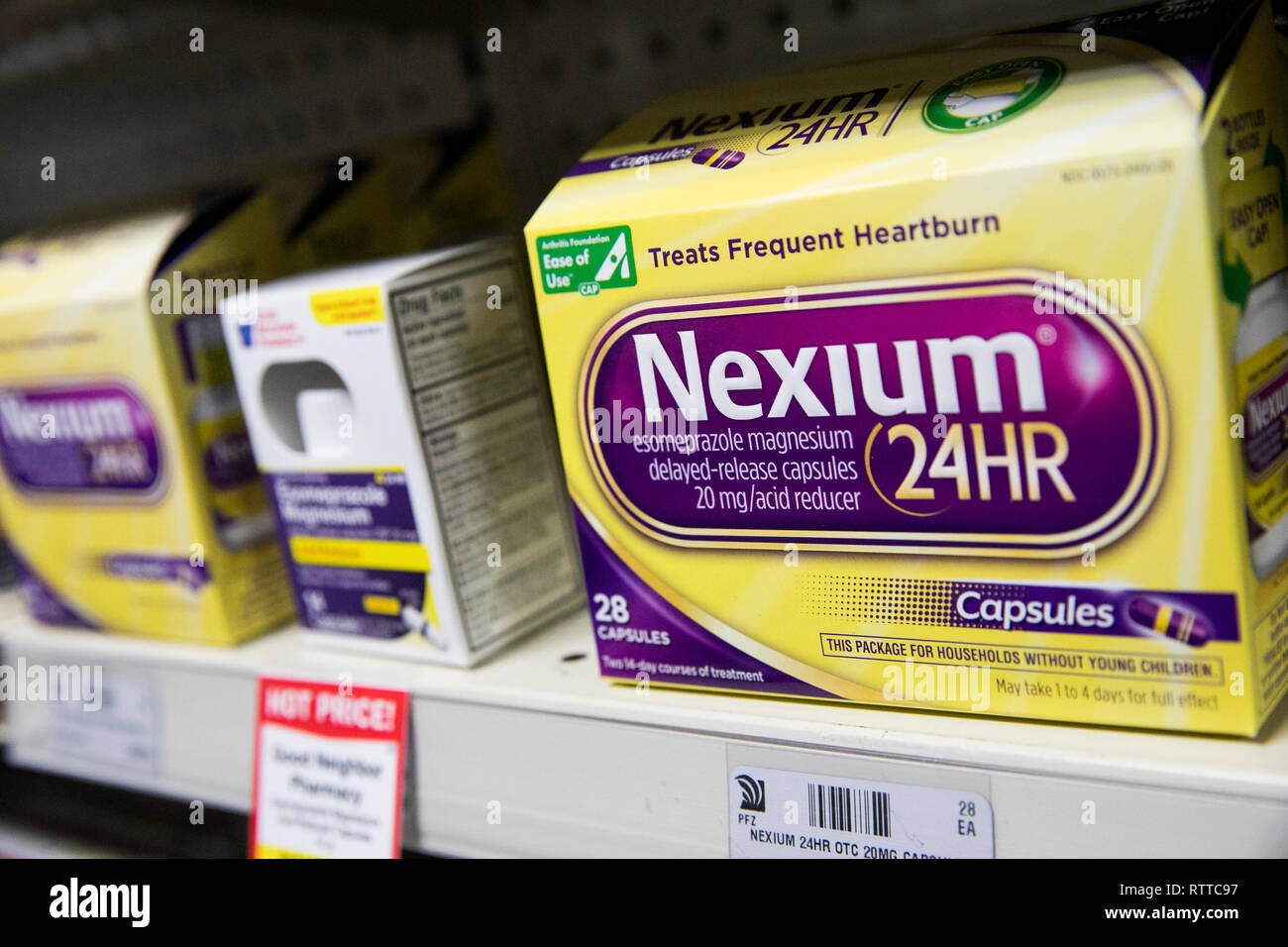 Nexium Antazida OTC-Arzneimittel in einer Apotheke fotografiert. Stockfoto