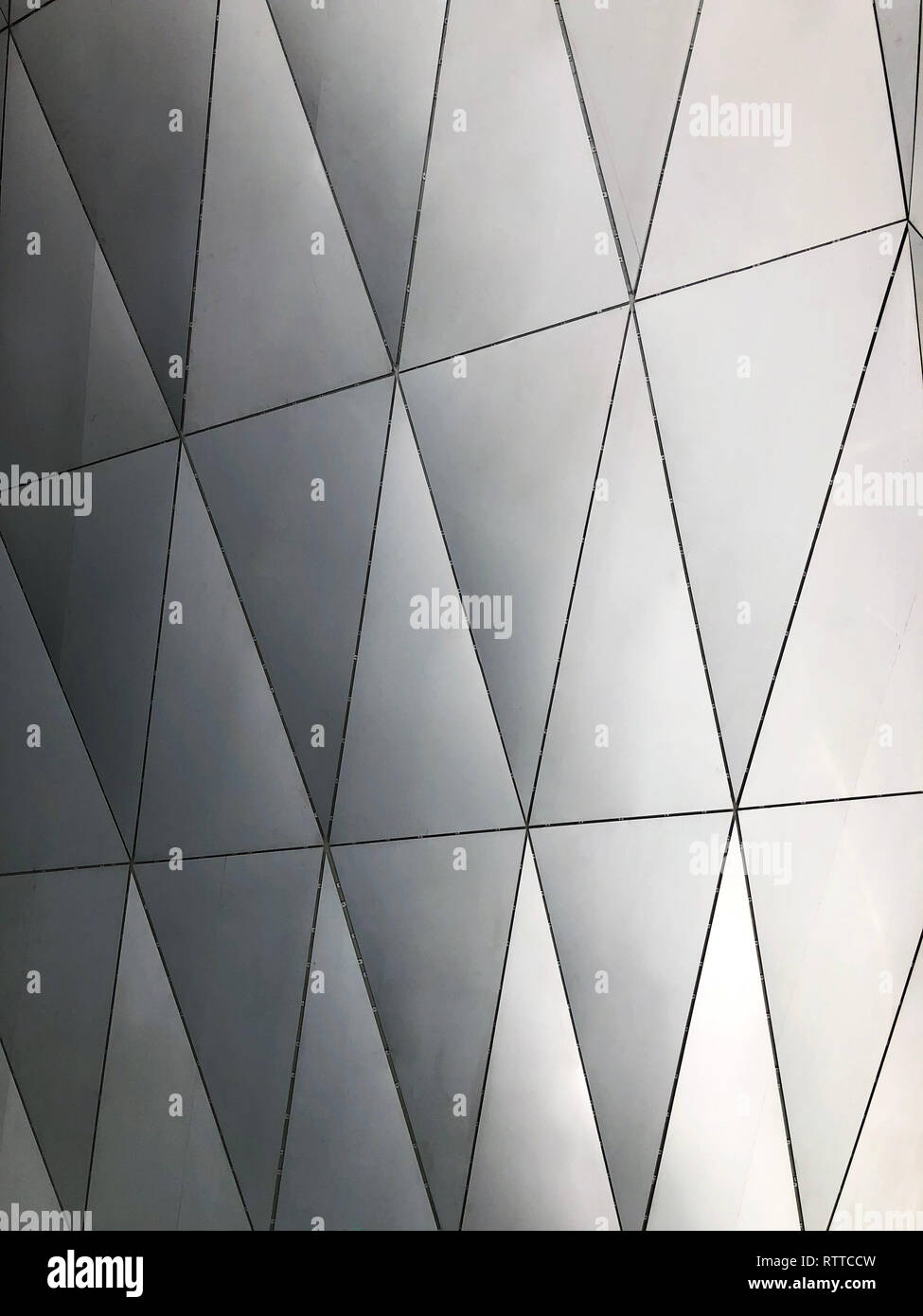 Parametrische Aluminiumbleche. Fassadenbekleidung. Stockfoto