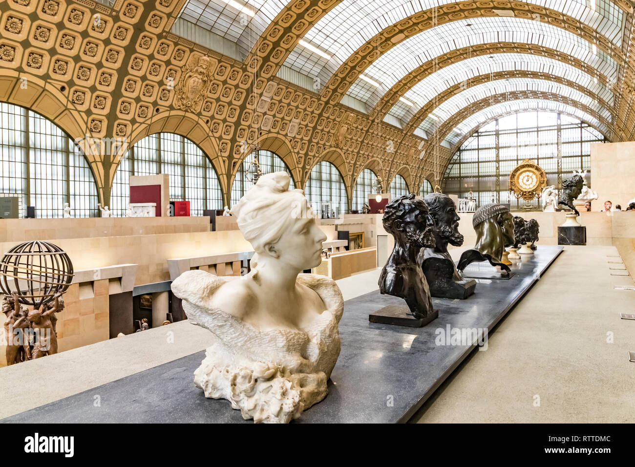 Marmor- und Bronzebüsten im Musée d'Orsay, einem Kunstmuseum von Weltklasse in Paris, Frankreich Stockfoto
