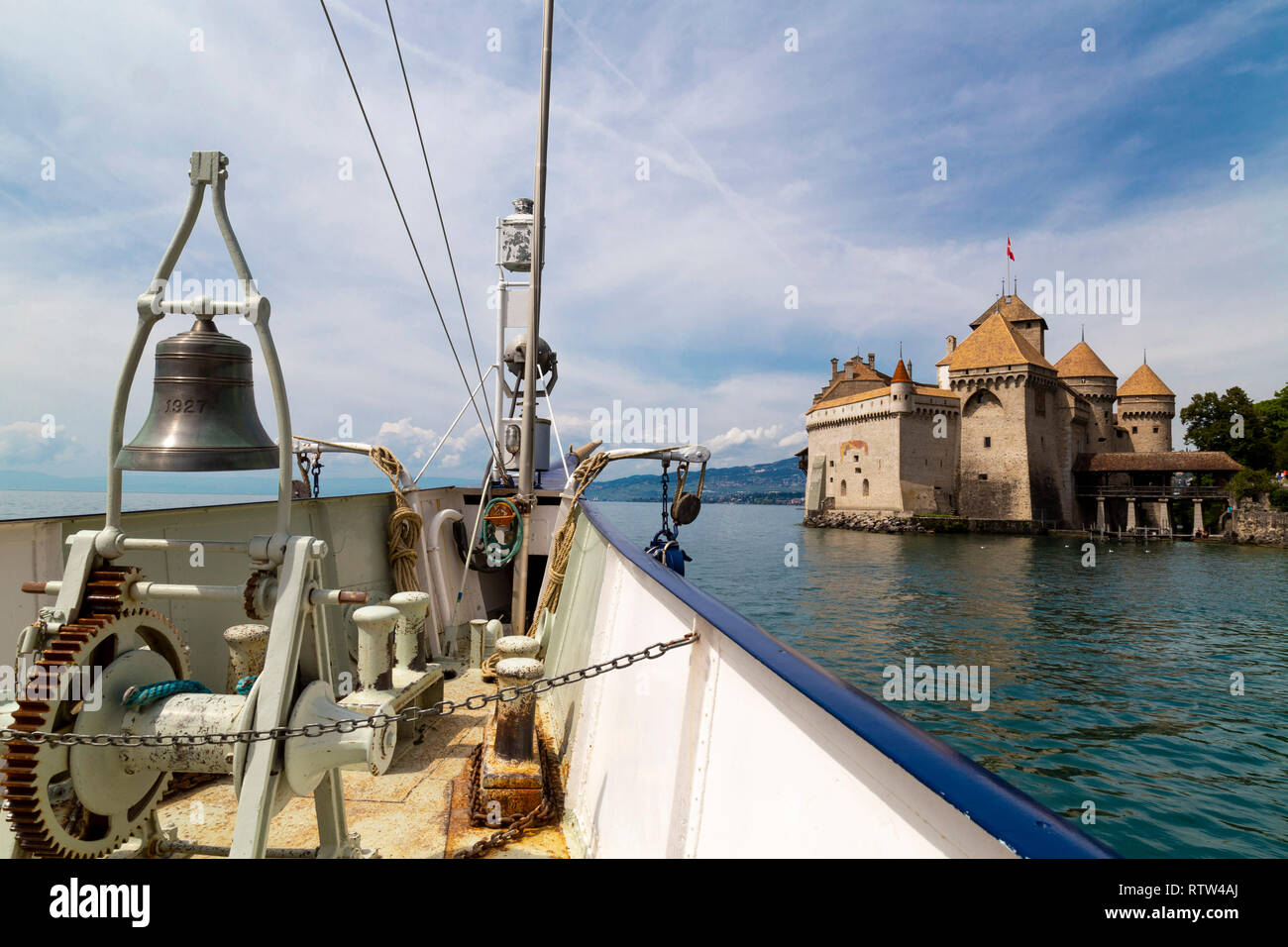 Schloss Chillon (französisch: Château de Chillon) ist eine Insel schloss am Genfersee (Lac LÃ©man), südlich von Speicherkraftwerke Veytaux im Kanton Waadt. Es si Stockfoto