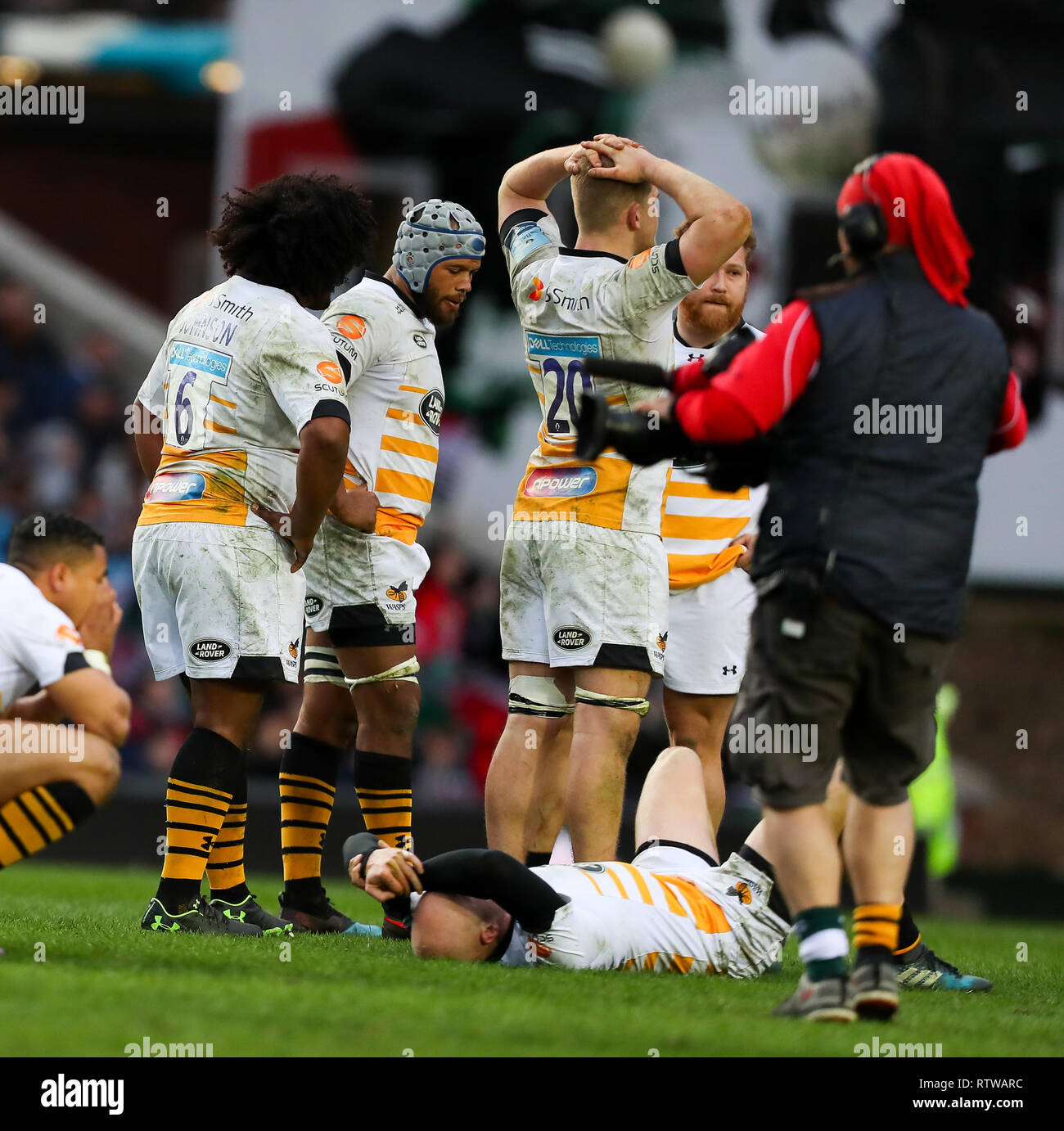 Leicester, Großbritannien. 2. März 2019. Die Wespe Team sind nach ihren schmalen Verlust zu Leicester Tigers der Premiership niedergeschlagen Runde 15 Spiel zwischen Leicester Tigers und Wespen rfc. © Phil Hutchinson/Alamy Live News Credit: Phil Hutchinson/Alamy leben Nachrichten Stockfoto