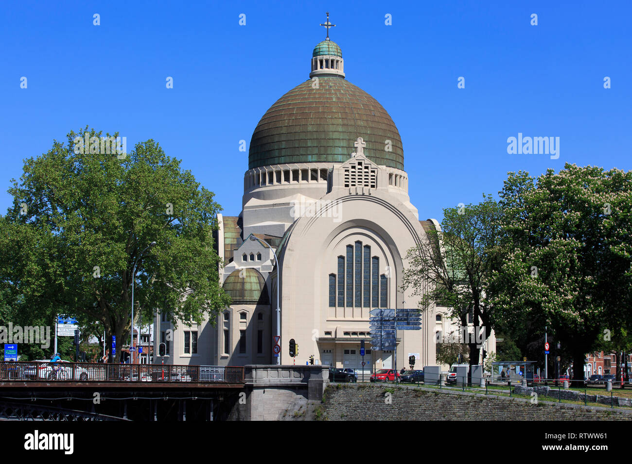 Die Römisch-katholische Kirche von Saint Vincent (Eglise Saint-Vincent) 1930 im Art Deco Stil erbaute in Lüttich, Belgien Stockfoto