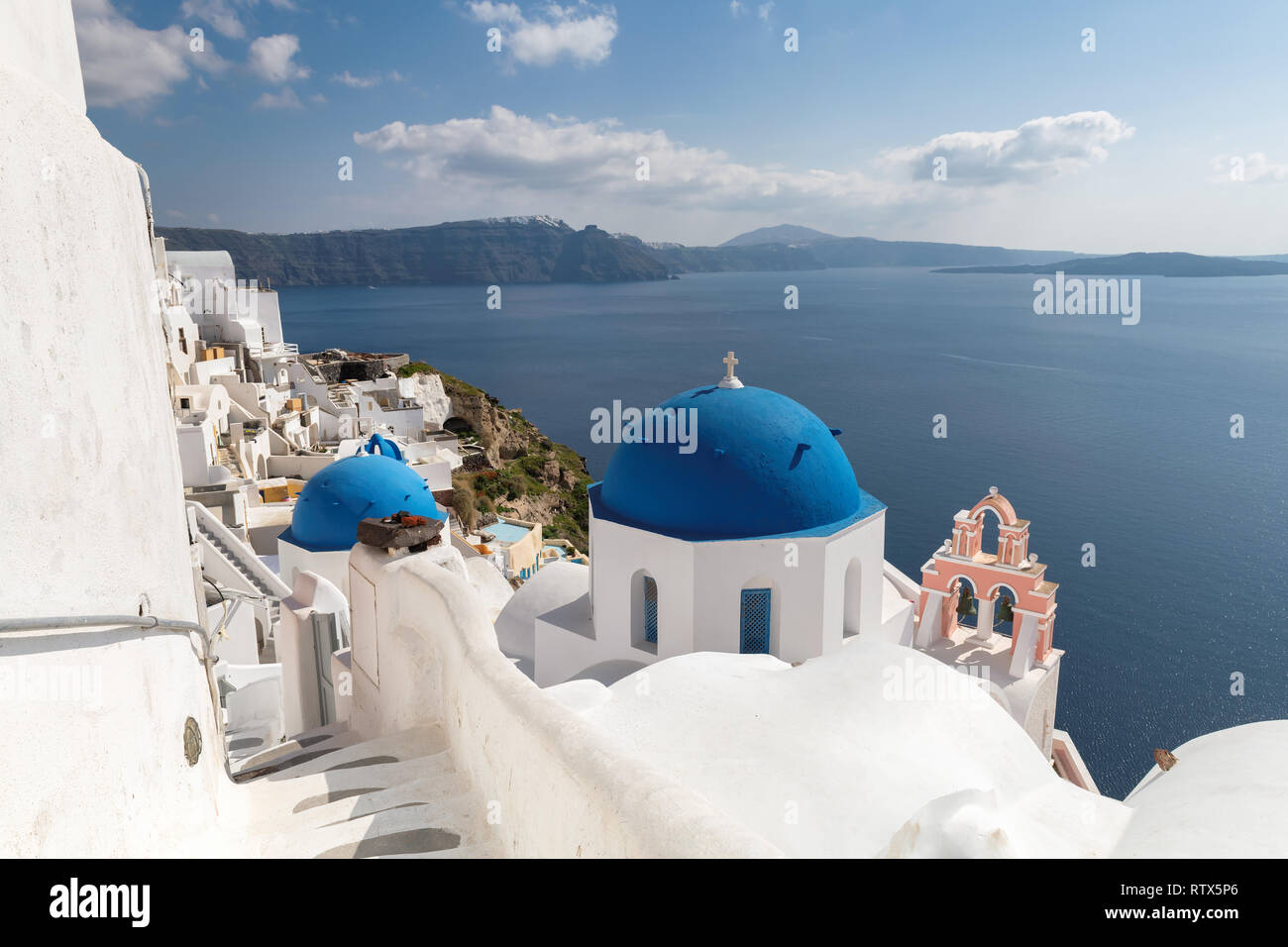 Blaue und weiße Insel Santorini, Griechenland. Stockfoto