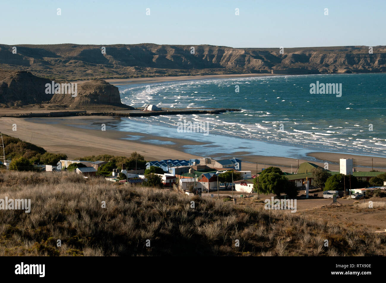 Luftaufnahme von Puerto Pirámides Strand, Puerto Piramides, die Halbinsel Valdes, Chubut, Argentinien Stockfoto