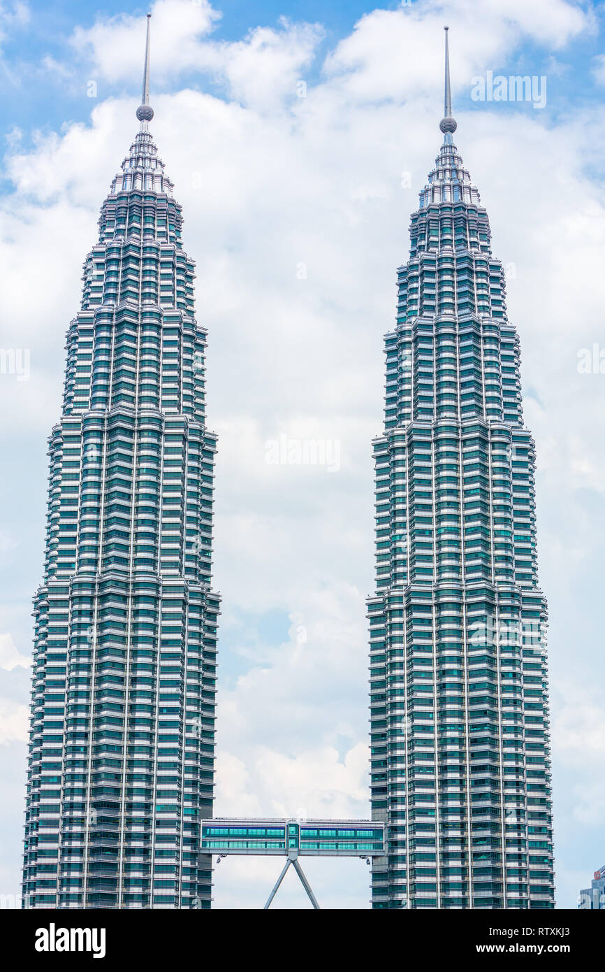Petronas Towers von Traders Hotel, Kuala Lumpur, Malaysia. Stockfoto