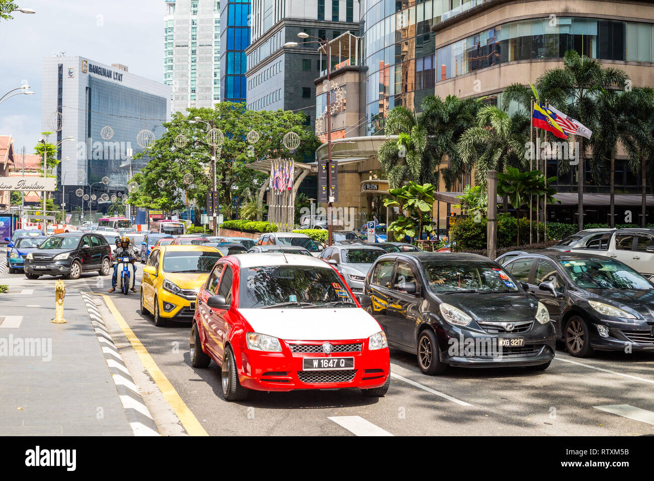 Sonntag Nachmittag der Verkehr auf der Jalan Bukit Bintang, Kuala Lumpur, Malaysia. Stockfoto