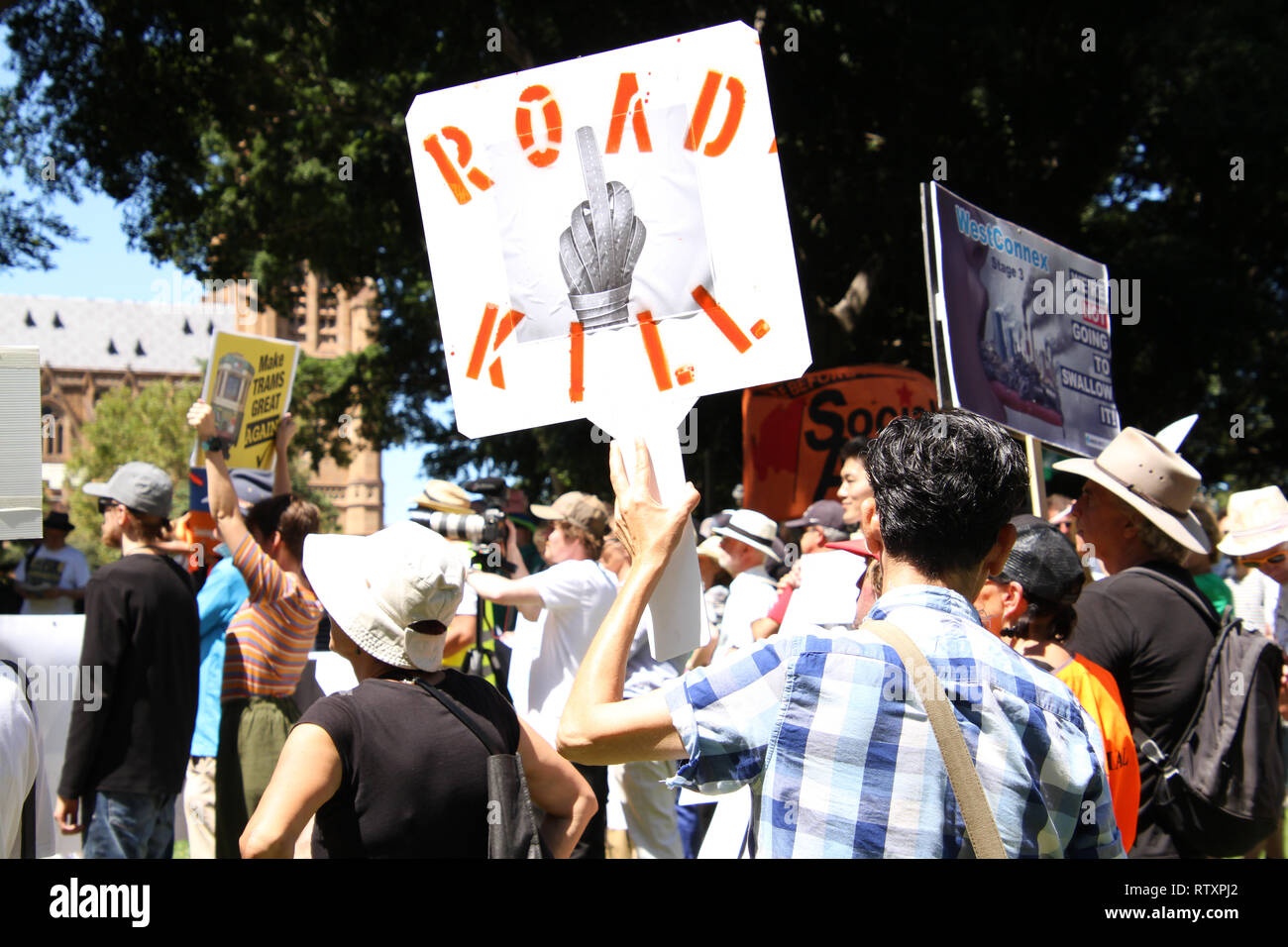 Sydney, Australien. 3. März 2019. Die demonstranten am Hyde Park versammelt, um die Lautsprecher vor Marschieren durch Sydney Aktion auf einer Vielzahl zu verlangen zu hören Stockfoto