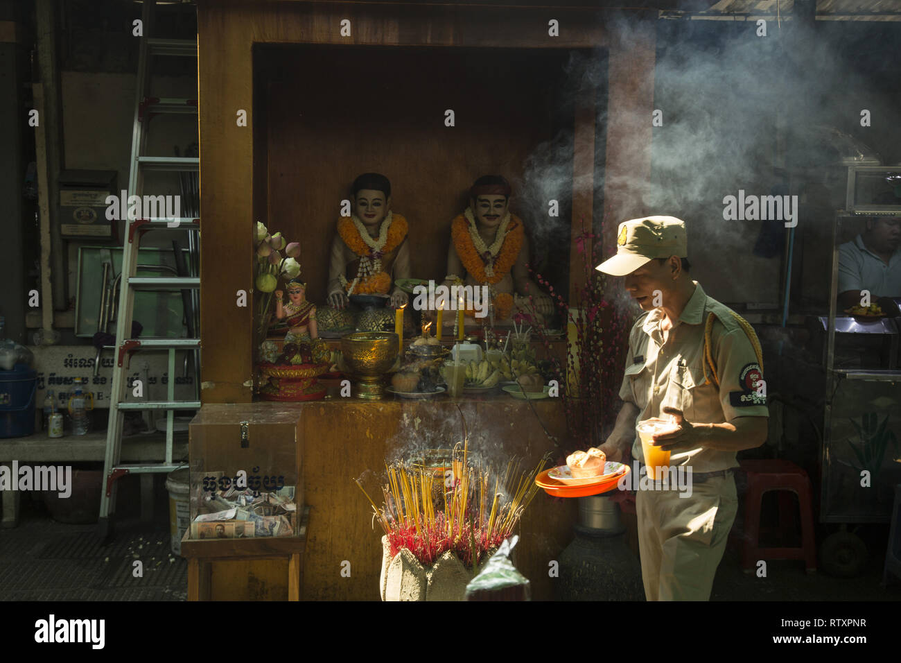 Buddhistische Ritual in Phnom Penh, Kambodscha Stockfoto