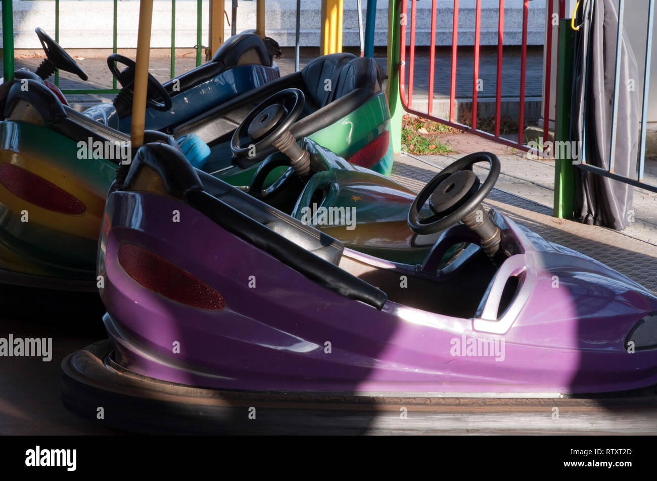 Foto von Elektroautos in Recreation Park. Bild mit hoher Auflösung. Stockfoto