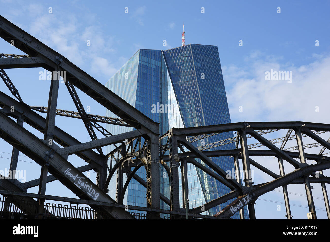 Deutschherrenbrücke und Europäische Zentralbank, Frankfurt am Main, Deutschland Stockfoto