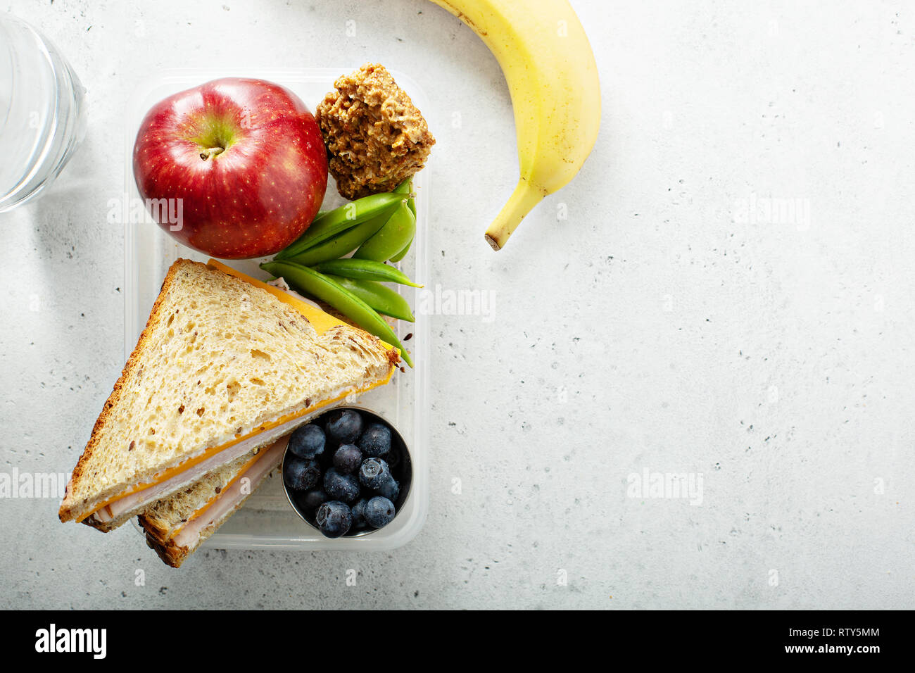 Gesundes und nahrhaftes Mittagessen, in der Schule oder bei der Arbeit, Frühstück oder Mittagessen zu gehen Stockfoto