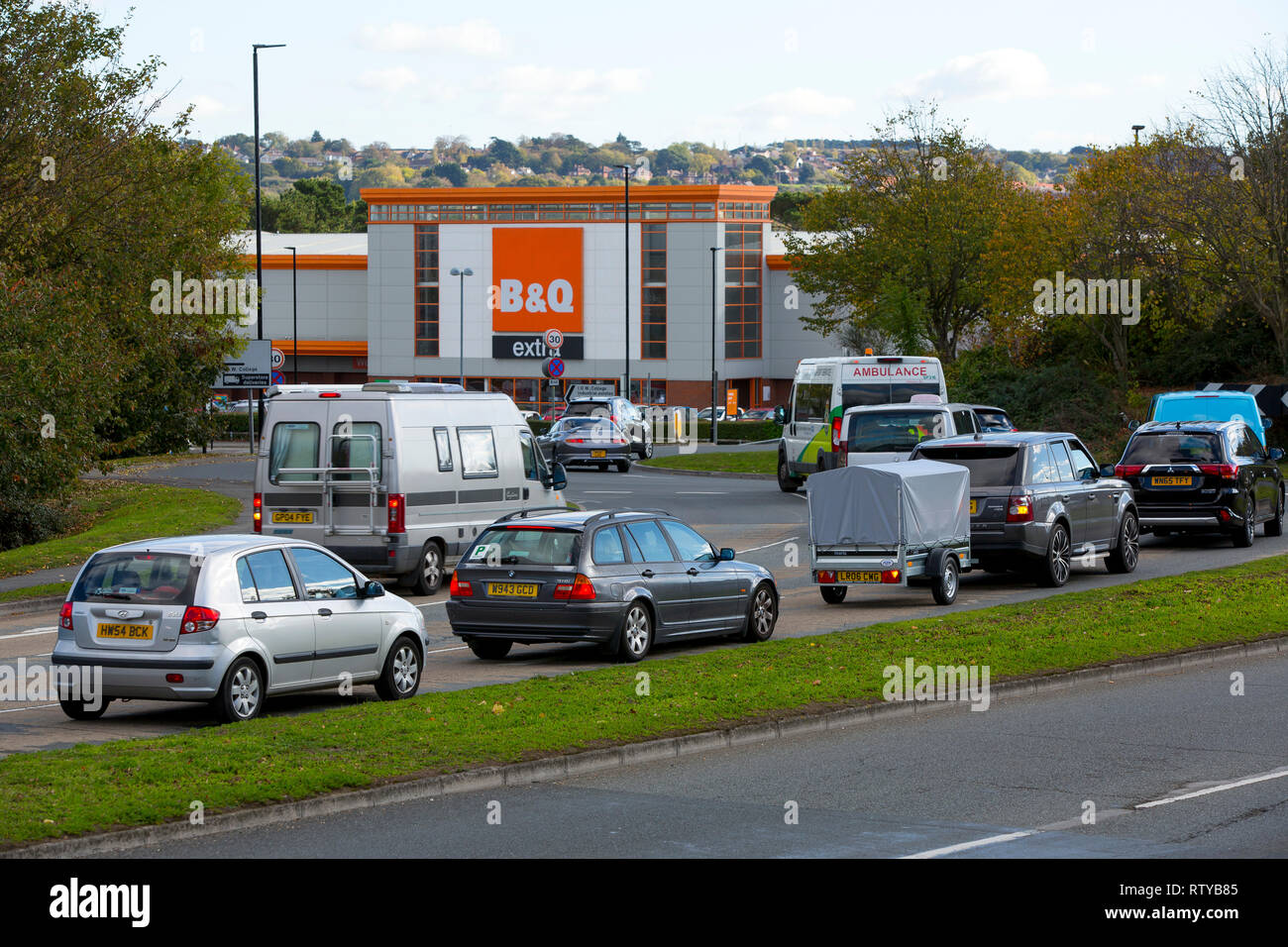 B&Q, St Mary's Kreisverkehr, Duell Fahrbahn, Newport, Isle of Wight, England, Vereinigtes Königreich, Stockfoto