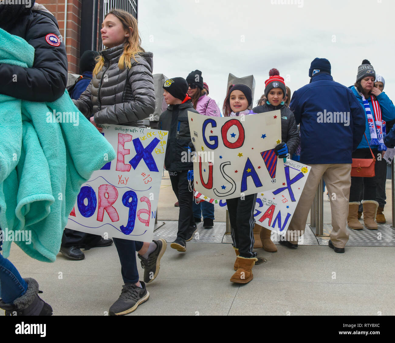Kalte Fußball-Fans - Fußball-Fans/Anhänger der Nationalmannschaft die USWNT/US-WNT/USA Frauen an der SheBelieves Schale Stockfoto
