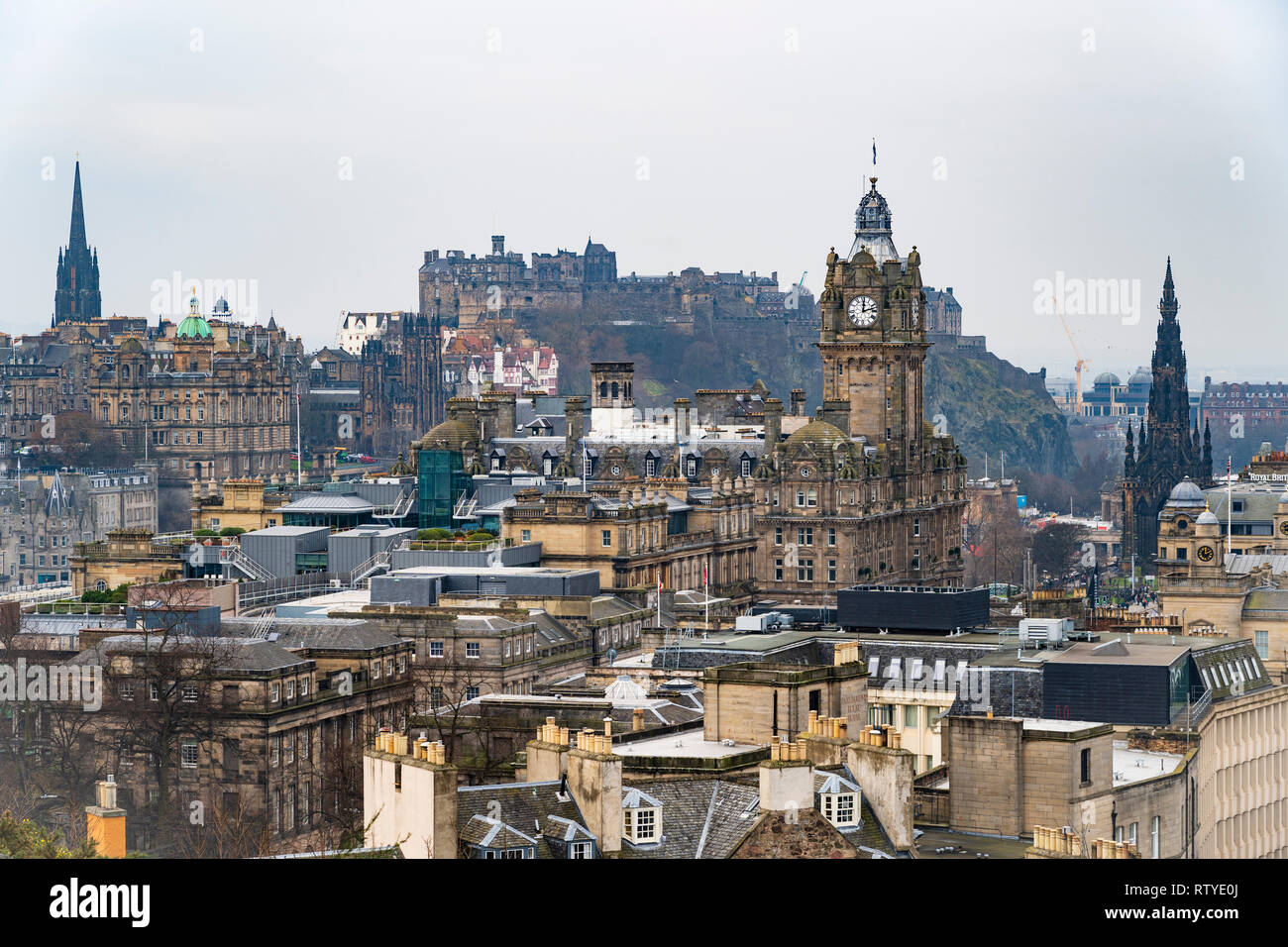 Blick auf die Stadt Edinburgh von Calton Hill Aussichtspunkt, Schottland, Großbritannien Stockfoto