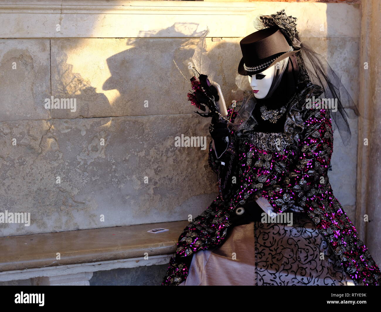 Karneval in Venedig Maske Festival 2019 Karen Rose & Sara Maka Stockfoto