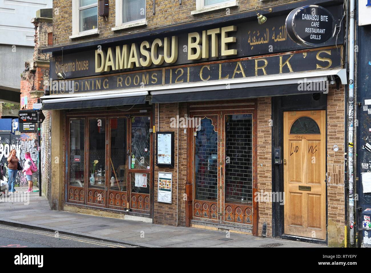 LONDON, Großbritannien - 9. JULI 2016: Damascu Biss restaurant Hexe Arabisch, Libanesisch und mediterrane Küche in Shoreditch, London. Laut Tripadvisor. Stockfoto