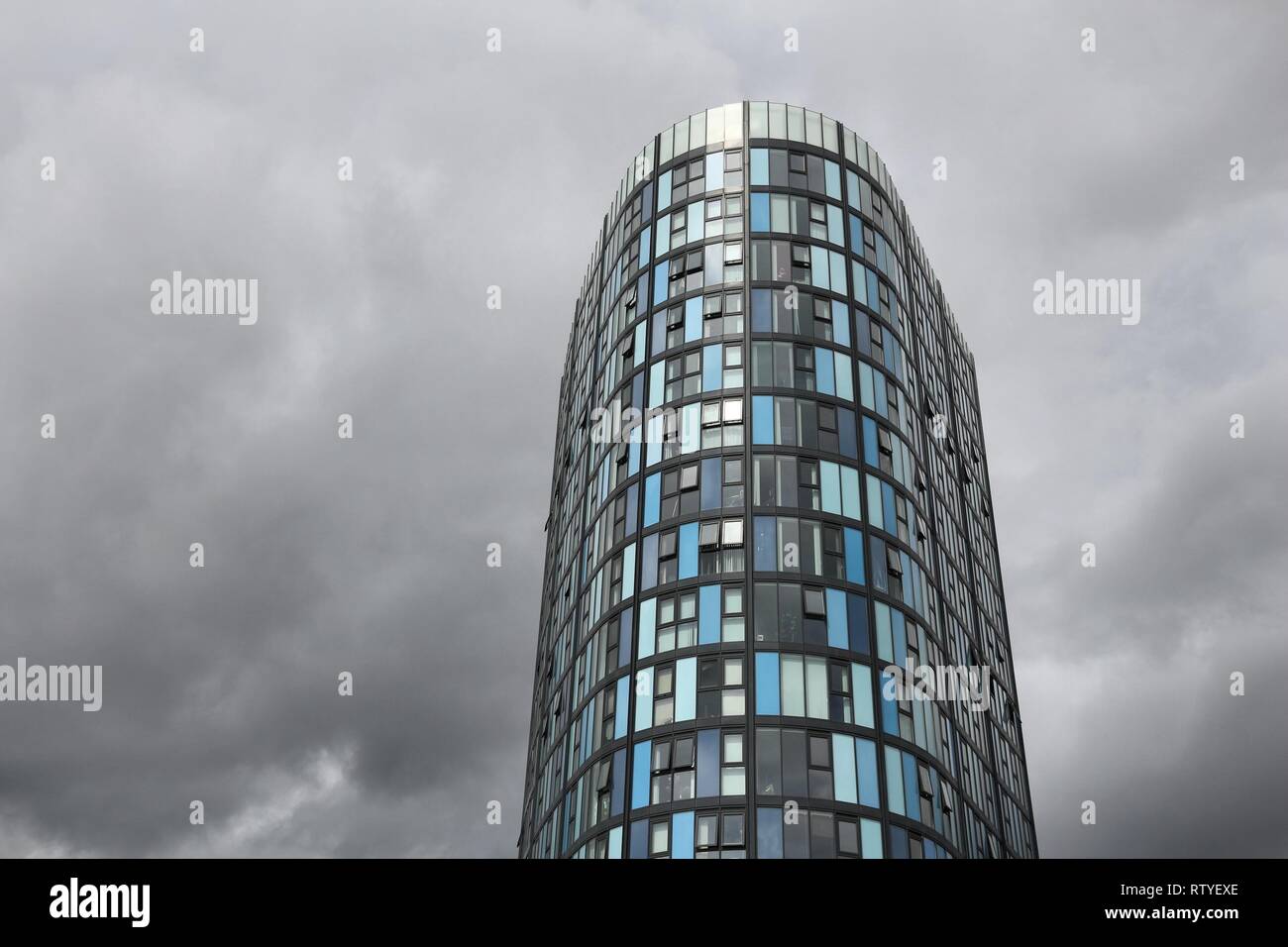 SHEFFIELD, Großbritannien - 10 JULI 2016: Hancock und Echnologische Turm in Sheffield, Yorkshire, Großbritannien. Es wurde von Cartwright Pickard Architekturbüro konzipiert. Stockfoto
