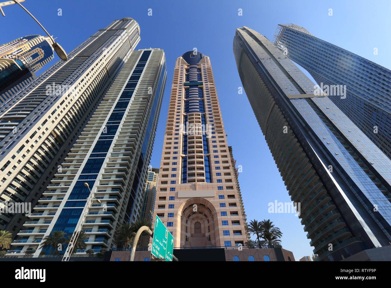 Skyline Dubai Marina - moderne Architektur in den Vereinigten Arabischen Emiraten. Stockfoto