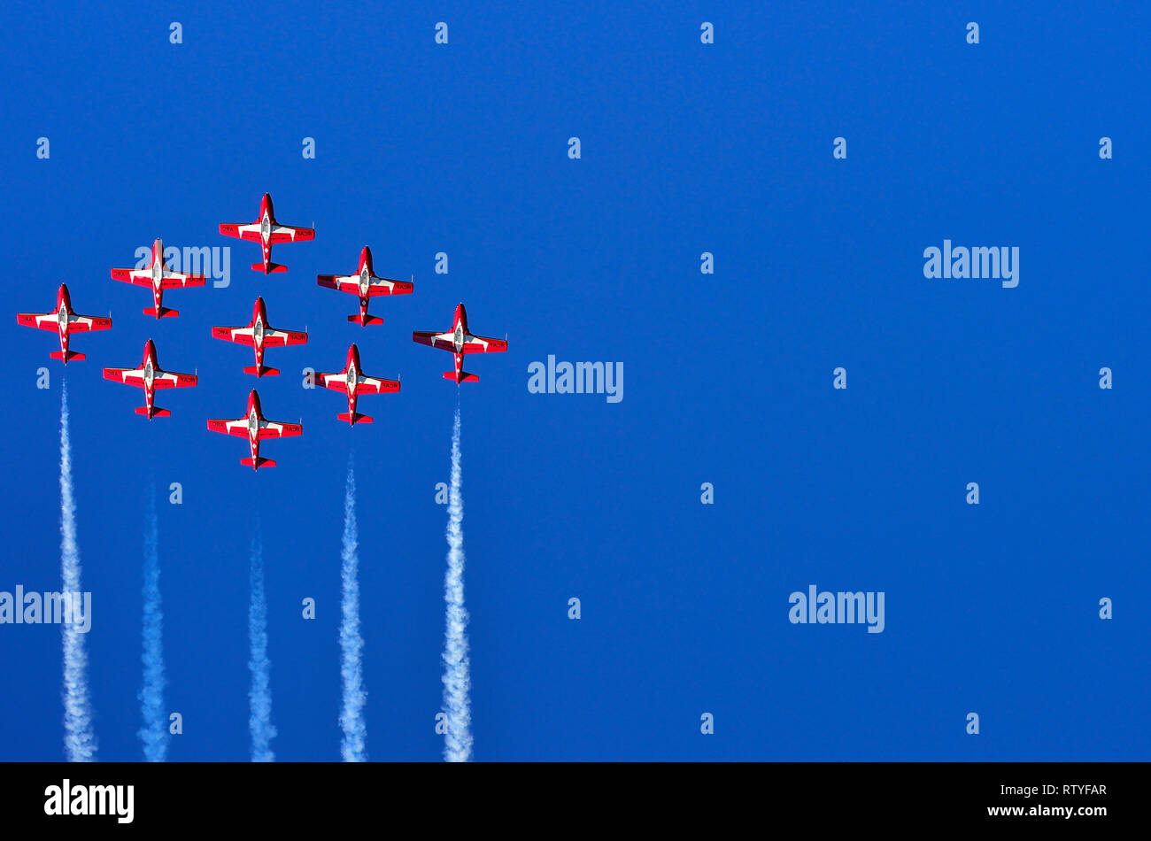 Die Kanadische Streitkräfte 431 Luft Demonstration squadron in der Ausbildung zu einem air show über den Hafen von Nanaimo auf Vancouver Island British Columbia flying Ca Stockfoto