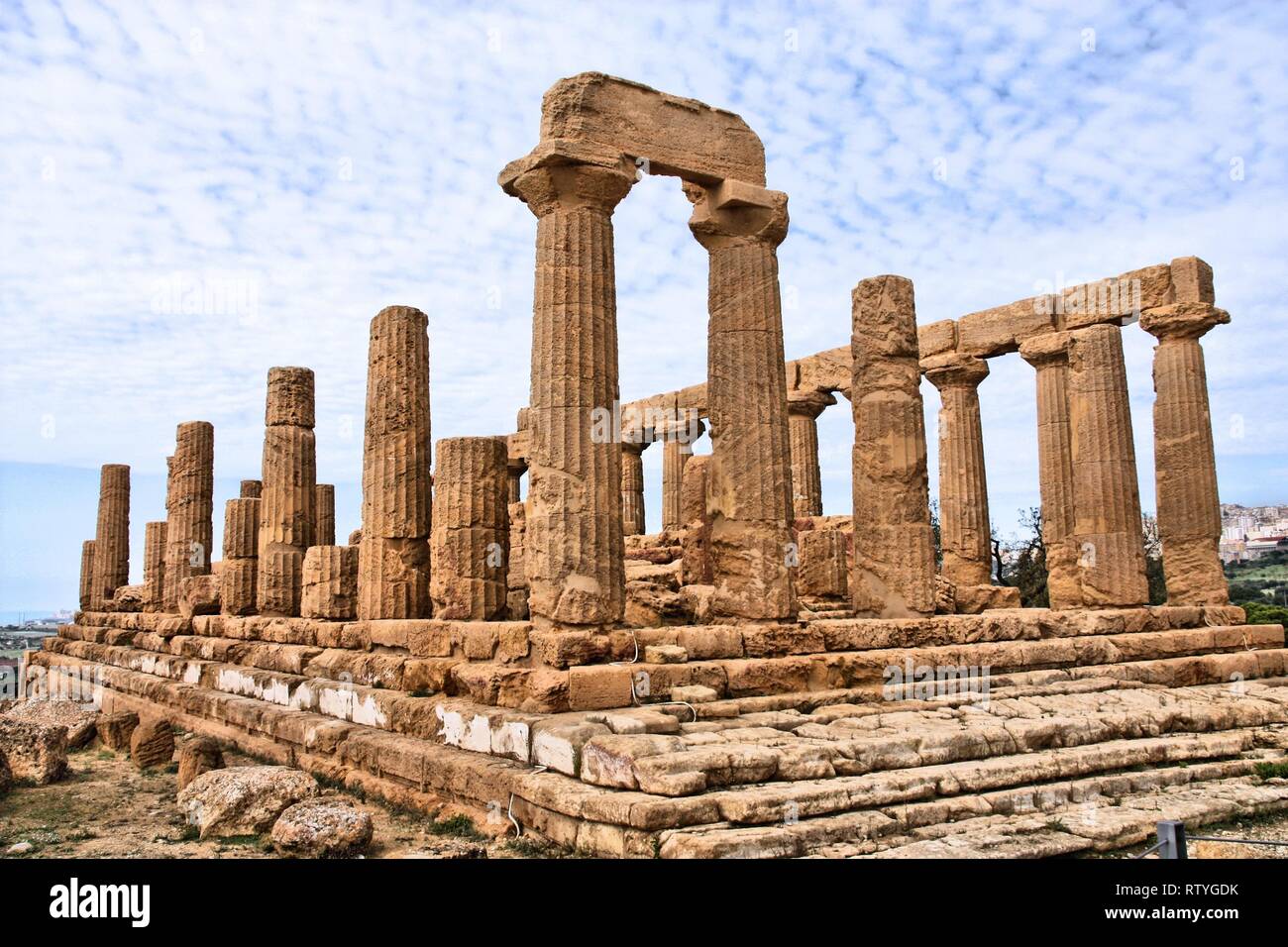 Agrigento, Sizilien Insel in Italien. Berühmte Valle dei Templi, UNESCO-Weltkulturerbe. Griechische Tempel - Überreste der Tempel der Juno. Stockfoto