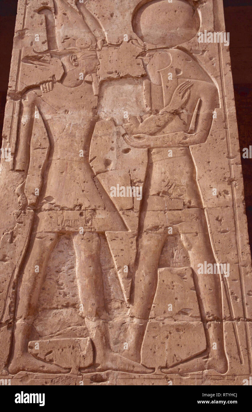 Seti I ehren Amun-Ra, Tempel von Seti I, Abydos, Ägypten Stockfoto