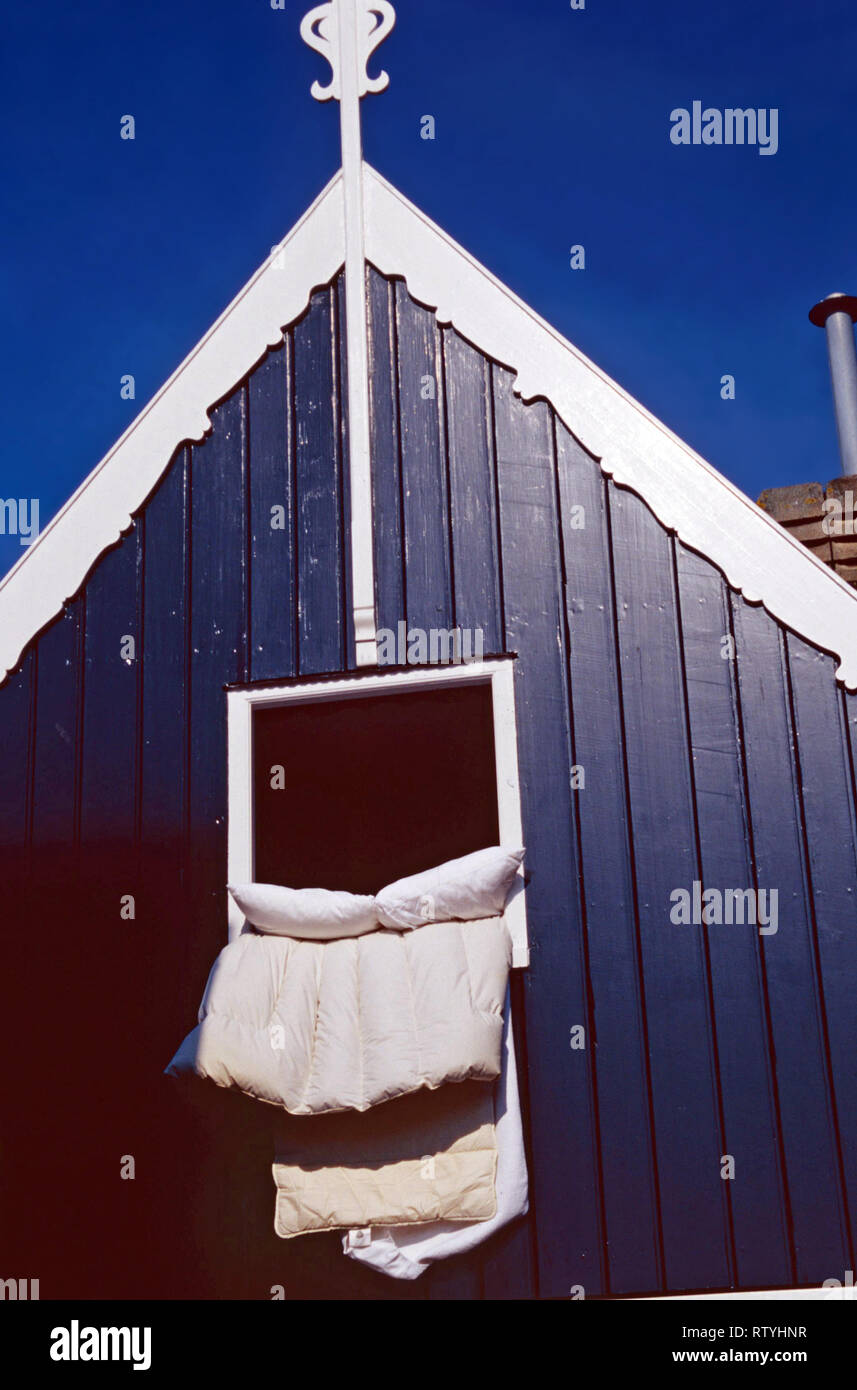 Lüften die Kissen und Bettdecke, Marker, Niederlande Stockfotografie - Alamy