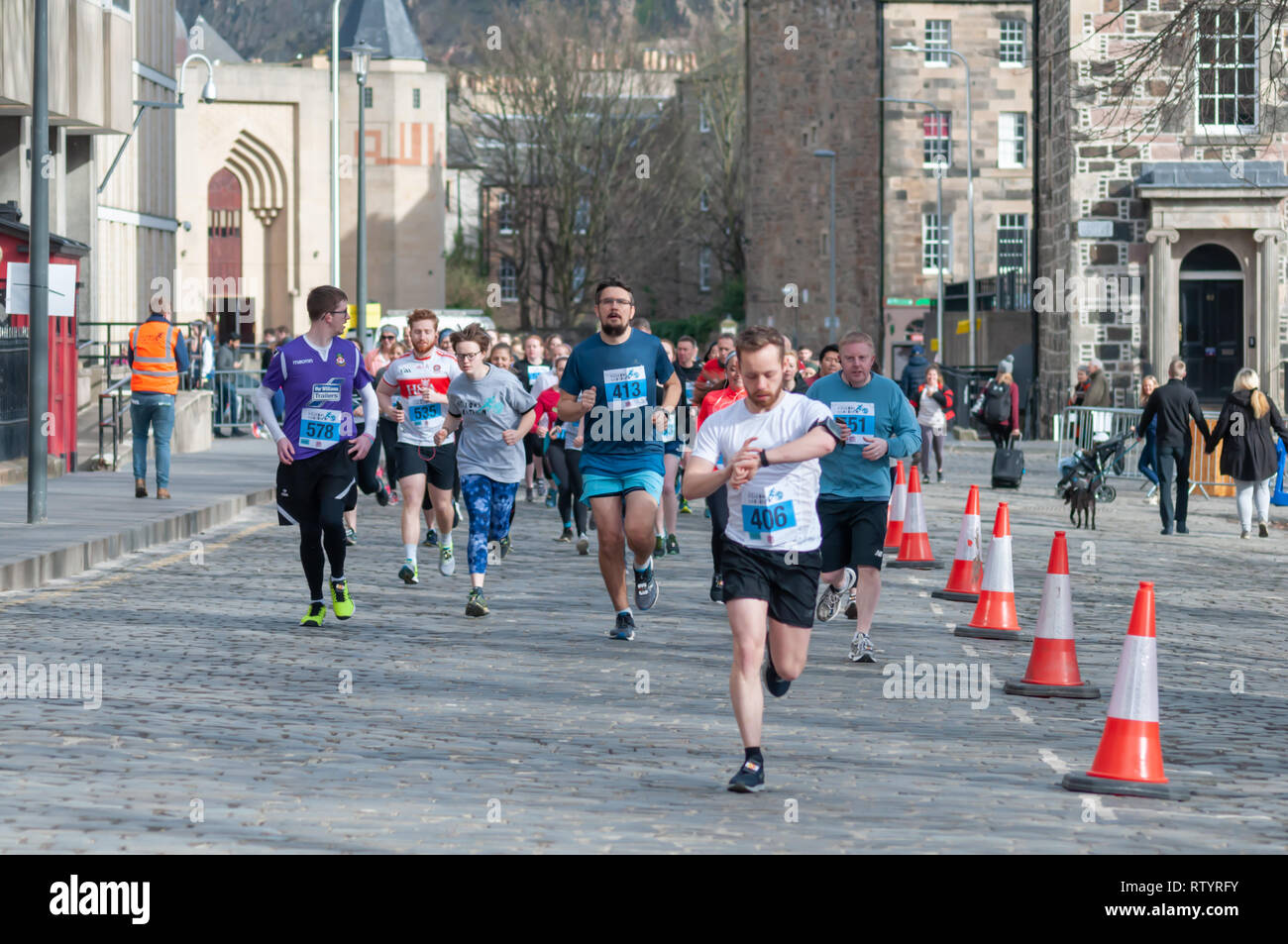 Edinburgh, Schottland, Großbritannien. 3. März, 2019. Läufer in der Edinburgh City Marathon konkurrieren. Veranstaltungen gehören volle Marathon, Halbmarathon, 10 k, 5k und Relais. Credit: Skully/Alamy leben Nachrichten Stockfoto