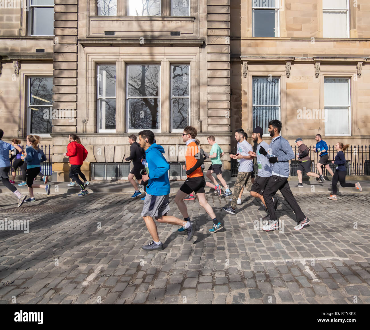 Edinburgh, Schottland, Großbritannien. 3. März, 2019. Läufer in der Edinburgh City Marathon konkurrieren. Veranstaltungen gehören volle Marathon, Halbmarathon, 10 k, 5k und Relais. Credit: Skully/Alamy leben Nachrichten Stockfoto