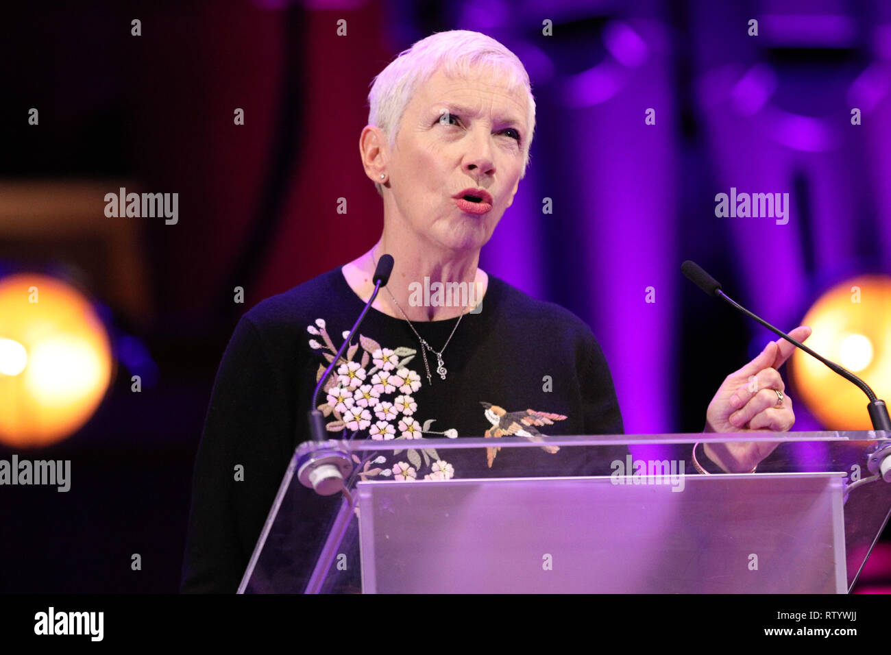 London, UK, 3. Mär 2019. Annie Lennox spricht. März 4 Frauen ist die Pflege der internationalen jährlichen Monat Aktionsprogramm für die Gleichstellung der Geschlechter. In diesem Jahr London Veranstaltung ist an der zentralen Halle statt, anstatt als Outdoor Rallye und bietet Vorträge, Diskussionen und musikalische Darbietungen von prominenten Unterstützer. Credit: Imageplotter/Alamy leben Nachrichten Stockfoto