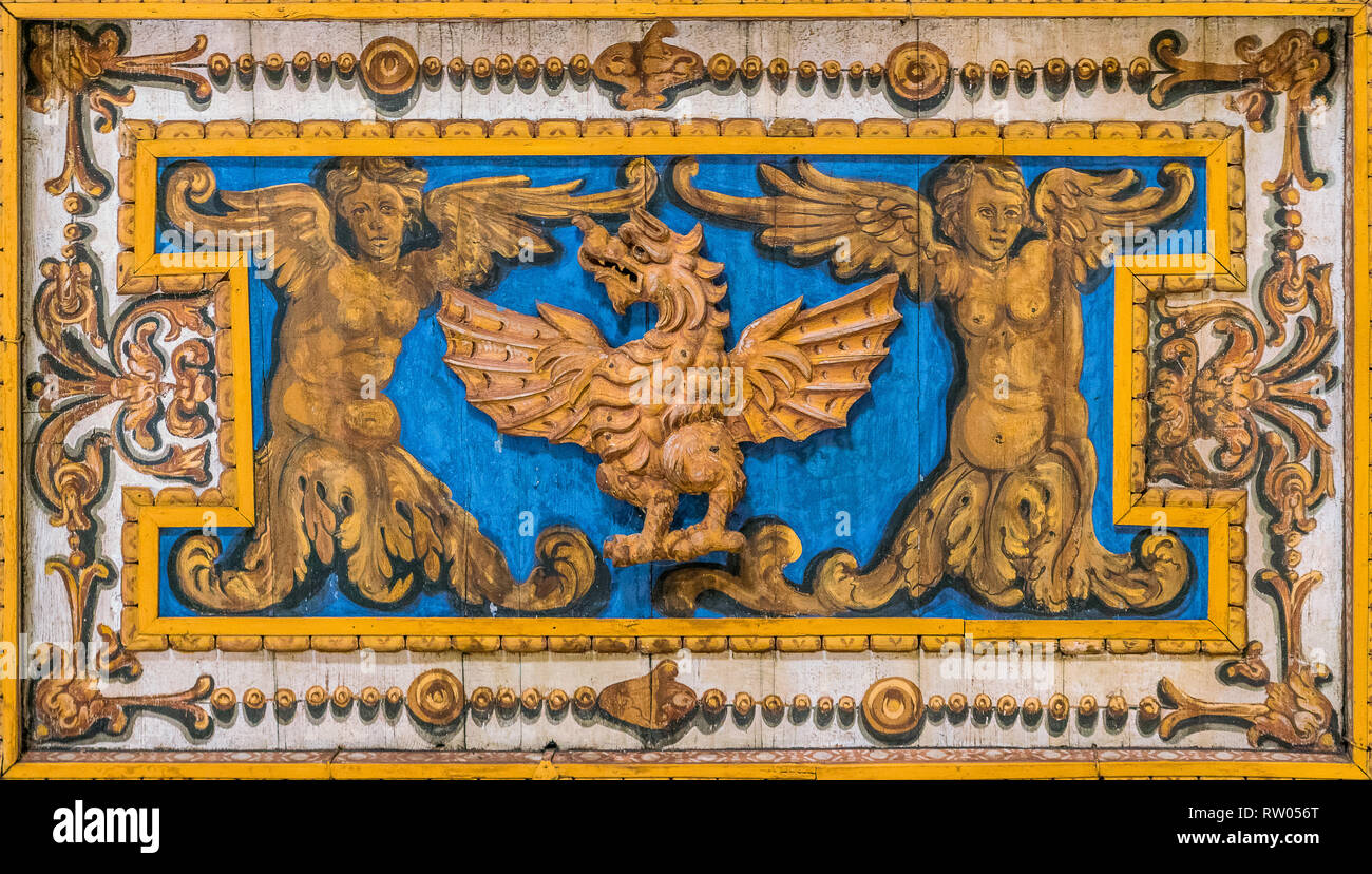 Dekorative Details mit Borghese Familie Dragon in der Decke der Basilika von San Sebastiano fuori le Mura in Rom, Italien. Stockfoto