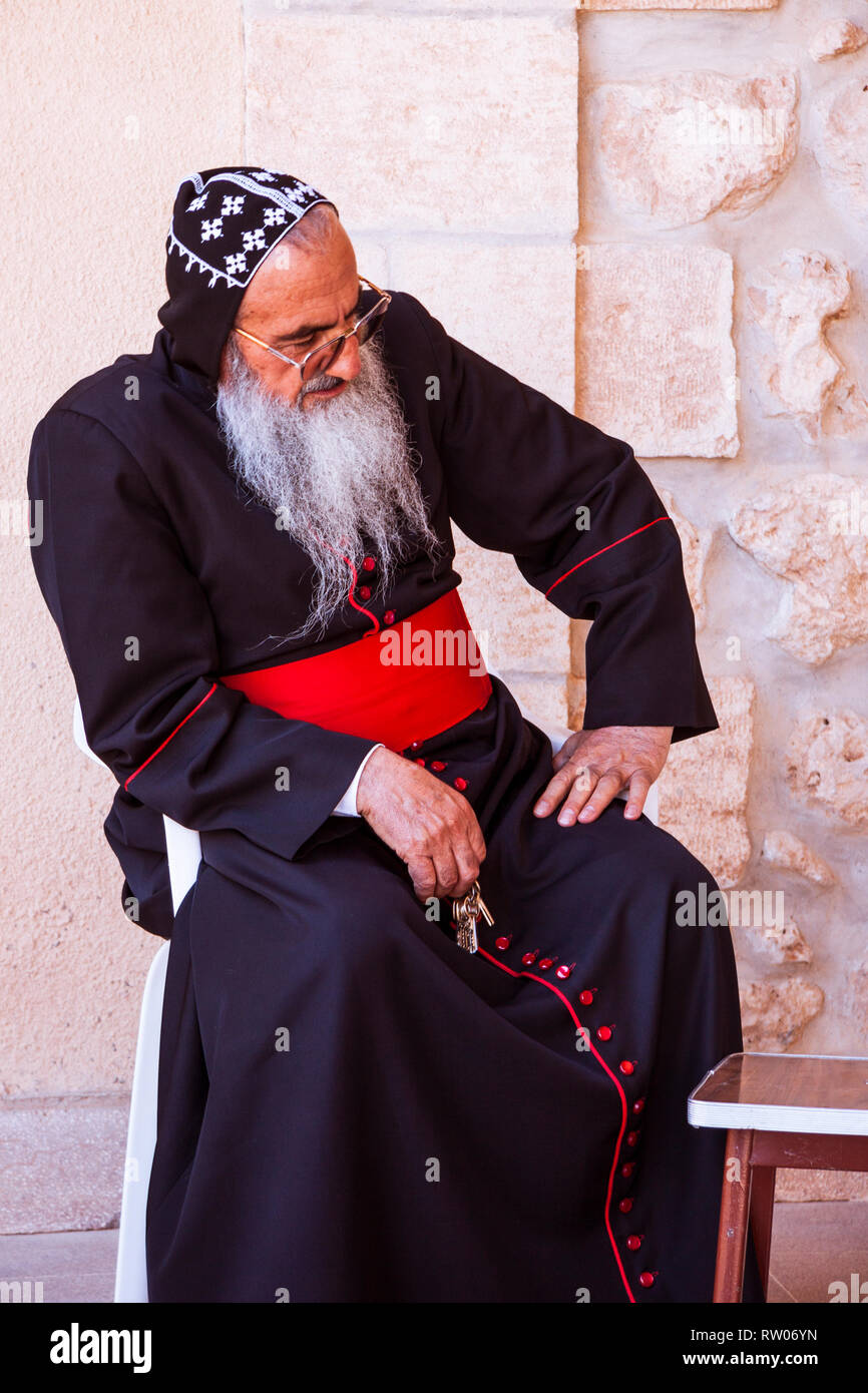 Midyat, Provinz Mardin, Südost Türkei: Mor Timotheus Samuel Aktas, Erzbischof von Tur Abdin im Kloster Mor Gabriel. Gegründet Stockfoto