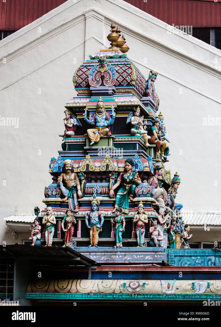 Hinduistische Gottheiten auf Innenhof Dekoration, Sri Mahamariamman Hindu Tempel, Kuala Lumpur, Malaysia. Stockfoto