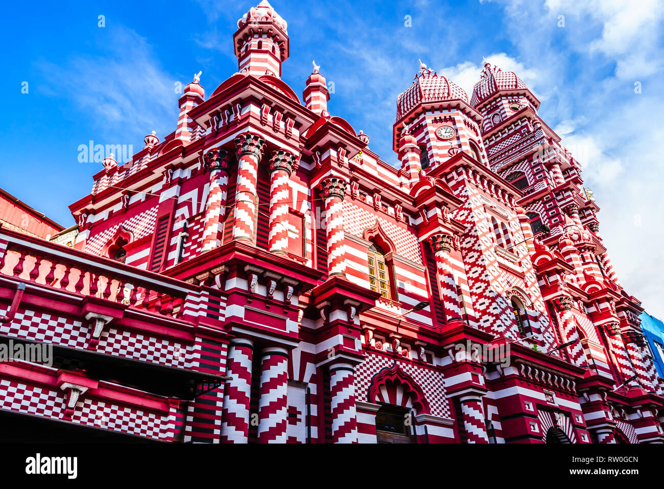Blick auf Jami-Ul - alfar oder Rote Moschee Masjid Moschee ist eine historische Moschee in Colombo, Sri Lanka Stockfoto