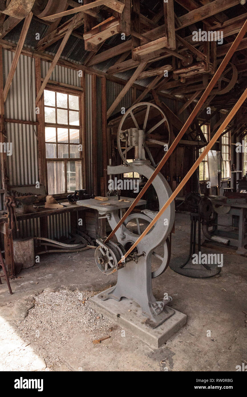 Estero, Florida, USA - 23. Februar 2019: Norton Schwingen sah im Jahr 1904 große Maschinenhalle an historischen Koreshan State Park. Stockfoto