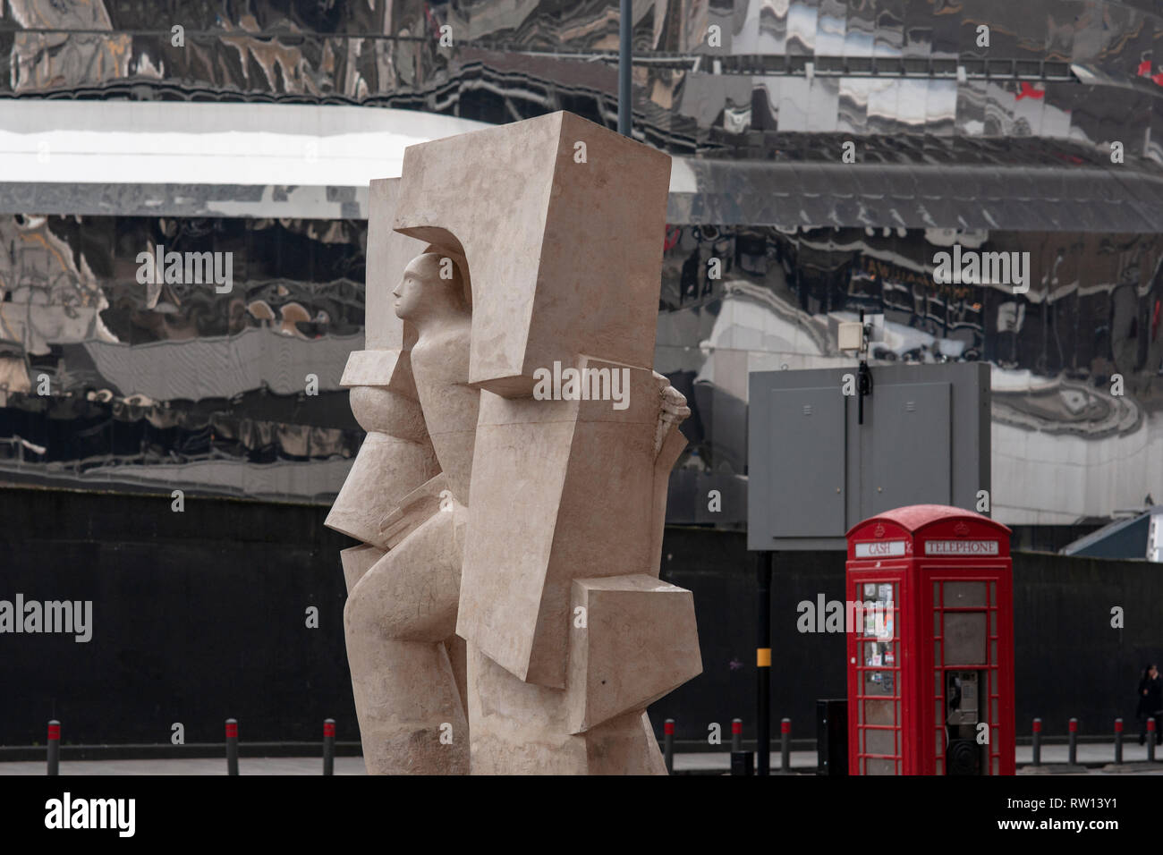 Die Skulptur, die von Künstler Lee Grandjean und "Birmingham Abbildung", wurde 1987 von der Stadt Entwicklungsabteilung in Zusammenarbeit beauftragt. Stockfoto