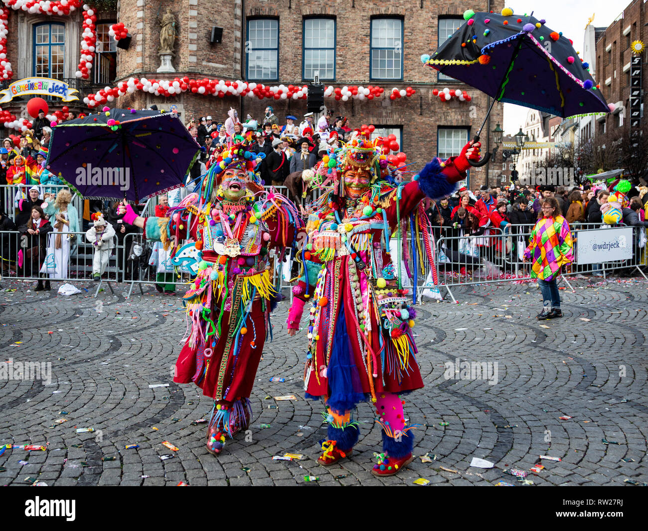 Düsseldorf, Deutschland. 4. März 2019. Die jährlichen Rosenmontag (Rose Montag oder Rosenmontag) Carnival Parade findet in Düsseldorf. Foto: Lebendige Bilder/Alamy leben Nachrichten Stockfoto