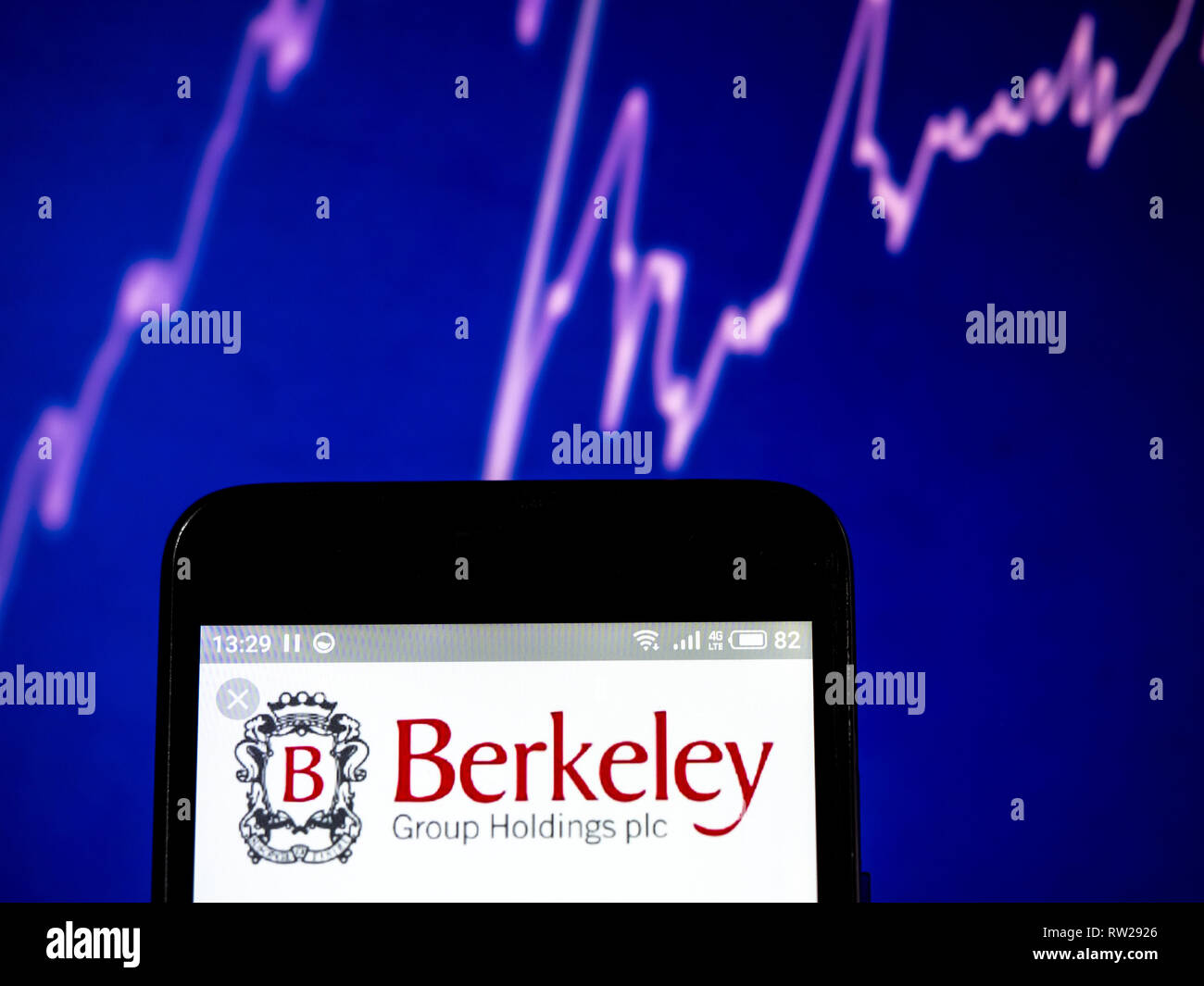 März 4, 2019 - Ukraine - die Berkeley Group Holdings logo gesehen auf einem Smartphone angezeigt. (Bild: © Igor Golovniov/SOPA Bilder über ZUMA Draht) Stockfoto