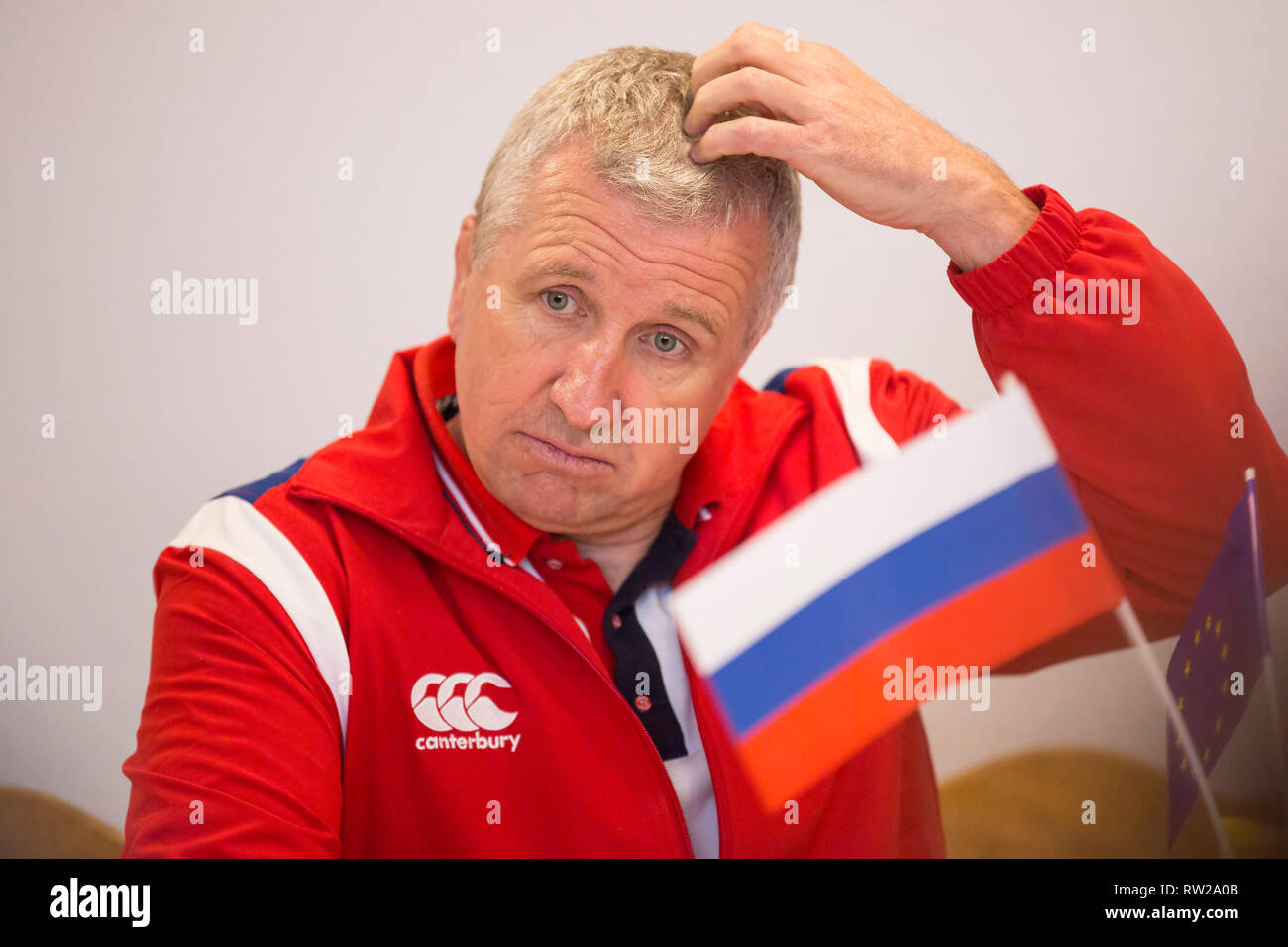 Heidelberg, Deutschland. 02 Mär, 2019. Dritte Match der Rugby Europa Meisterschaft 2019: Germany-Russia am 09.02.2019 in Heidelberg. Head Coach Lyn Jones (Russland) während der Pressekonferenz. Credit: Jürgen Kessler/dpa/Alamy leben Nachrichten Stockfoto