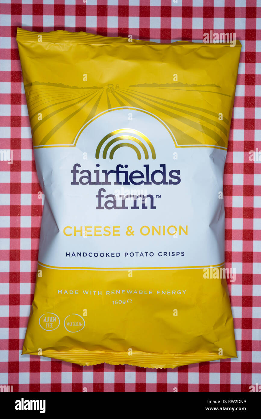 Fairfield Farm Käse und Zwiebeln gekocht hand Chips Stockfoto