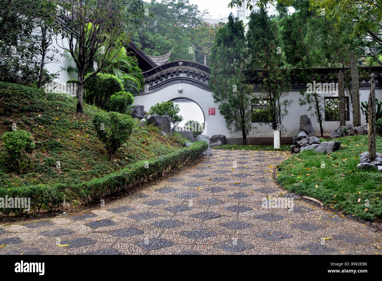 Der Chinesische Garten im Kowloon Walled City Park, Hong Kong. Stockfoto