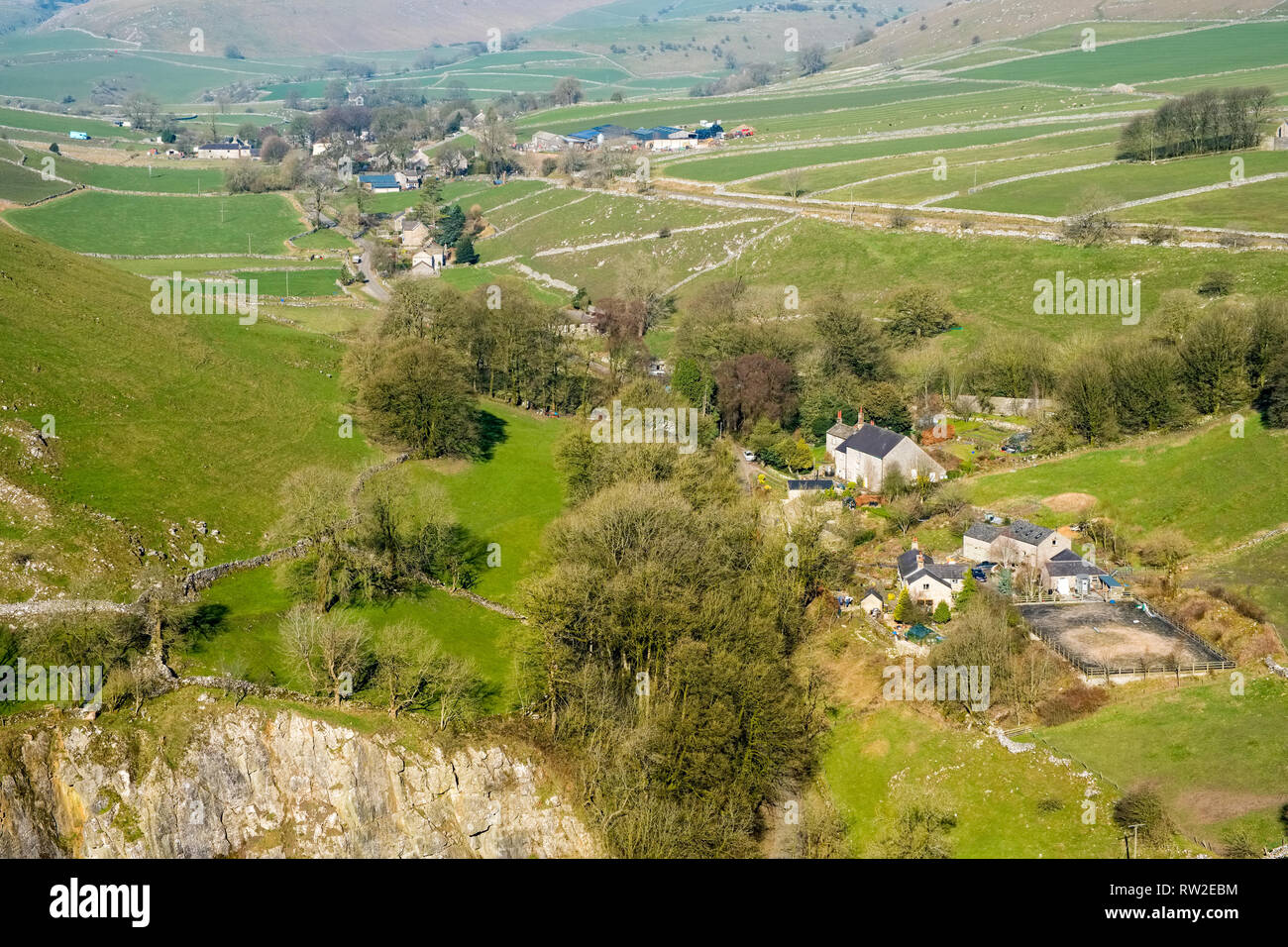 Das Dorf Earl Sterndale in Derbyshire Peak District National Park Stockfoto