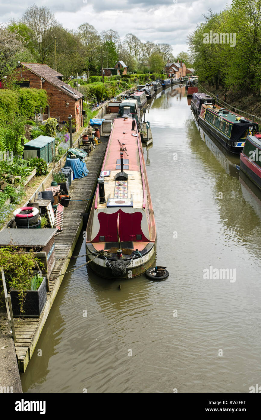 Saltisford Canal wharf Arm des Grand Union Canal wurde wiederhergestellt. Warwick, Warwickshire, West Midlands, England, Großbritannien, Großbritannien Stockfoto