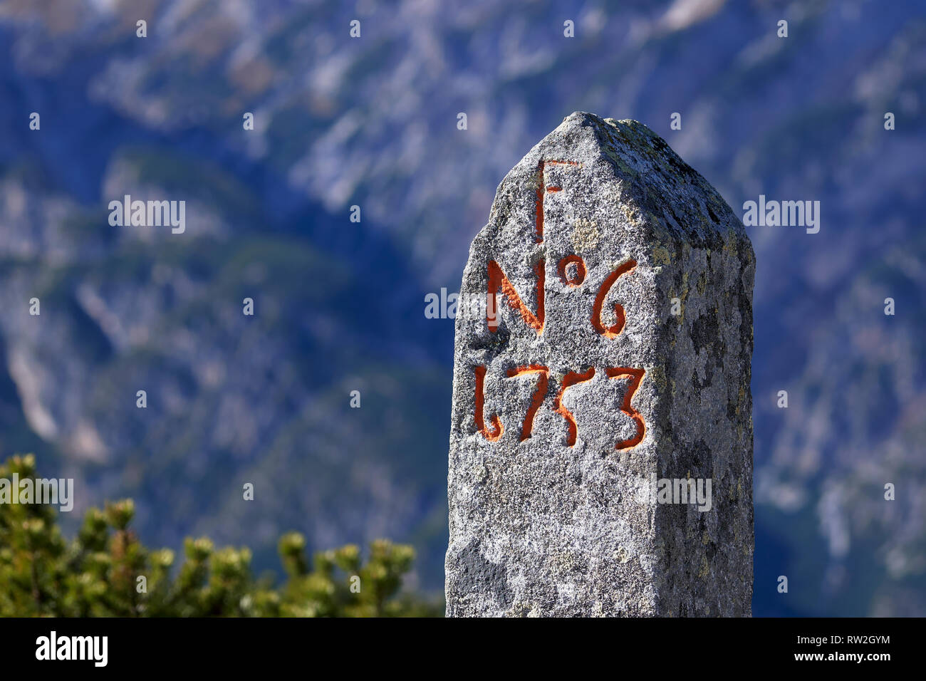 Venezianische Grenze Stein auf dem Monte Piana, Dolomiten, Misurina, Venetien, Italien Stockfoto