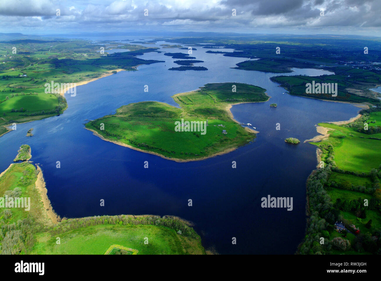 Auf Devenish Island auf Lower Lough Erne Nordirland Stockfoto