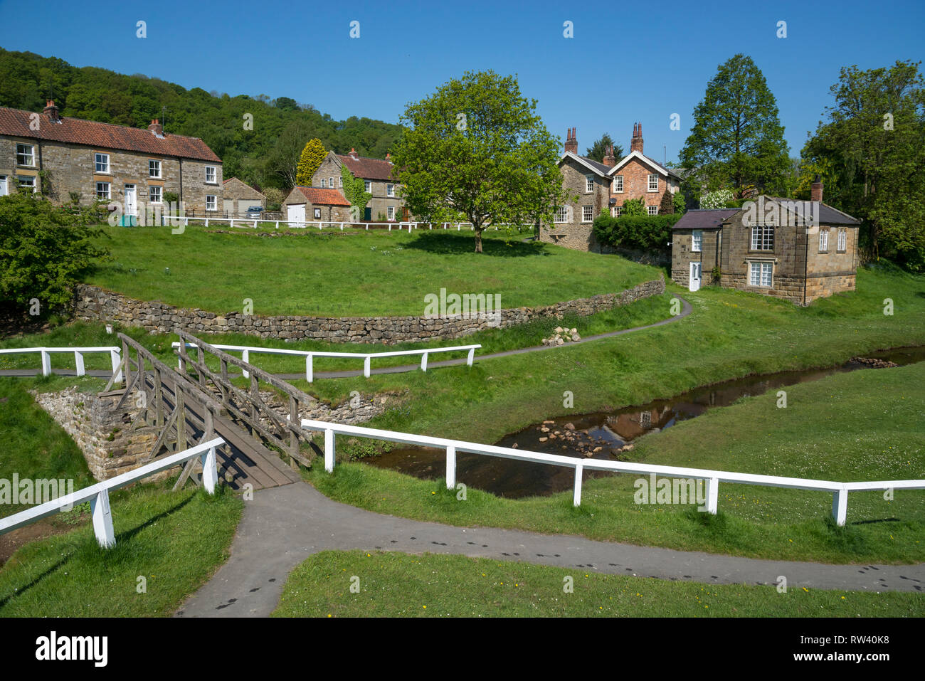 Das schöne Dorf Hutton-le-Hole in Ryedale, North Yorkshire, England. Stockfoto
