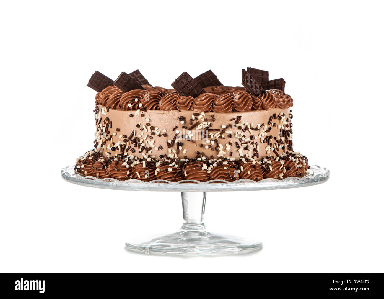 Dekorierte Schokolade Kuchen auf dunklem Hintergrund Stockfoto