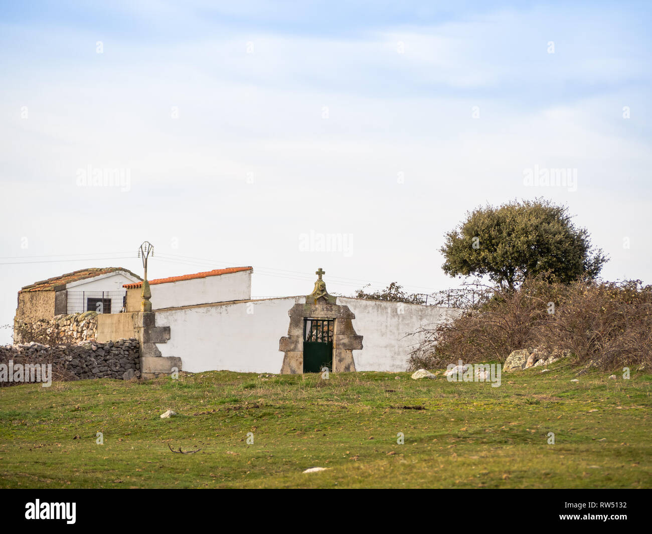 Einen kleinen Friedhof in der Landschaft Stockfoto