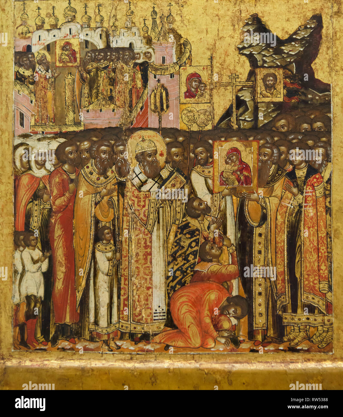 Treffen der Die wundertätige Ikone der Gottesmutter von Wladimir auf Kuchkovo Feld in der Nähe von Moskau im Jahre 1395. Detail der Russische Ikone der Gottesmutter von Wladimir der Jaroslawl Symbol Malschule datiert aus der Mitte des 17. Jahrhunderts von der Kirche des hl. Johannes Chrysostomus in Korovniky in Jaroslawl, nun im Museum bewahren in Jaroslawl Jaroslawl, Russland. Der Legende nach, die wundertätige Ikone wurde von Vladimir nach Moskau gesandt, um die Stadt während der Invasion von Timur Tamerlane zu schützen. Stockfoto