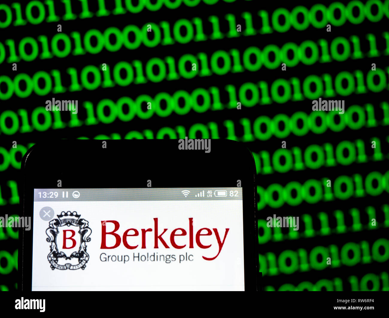 Die Berkeley Group Holdings Logo auf dem Smartphone angezeigt Stockfoto